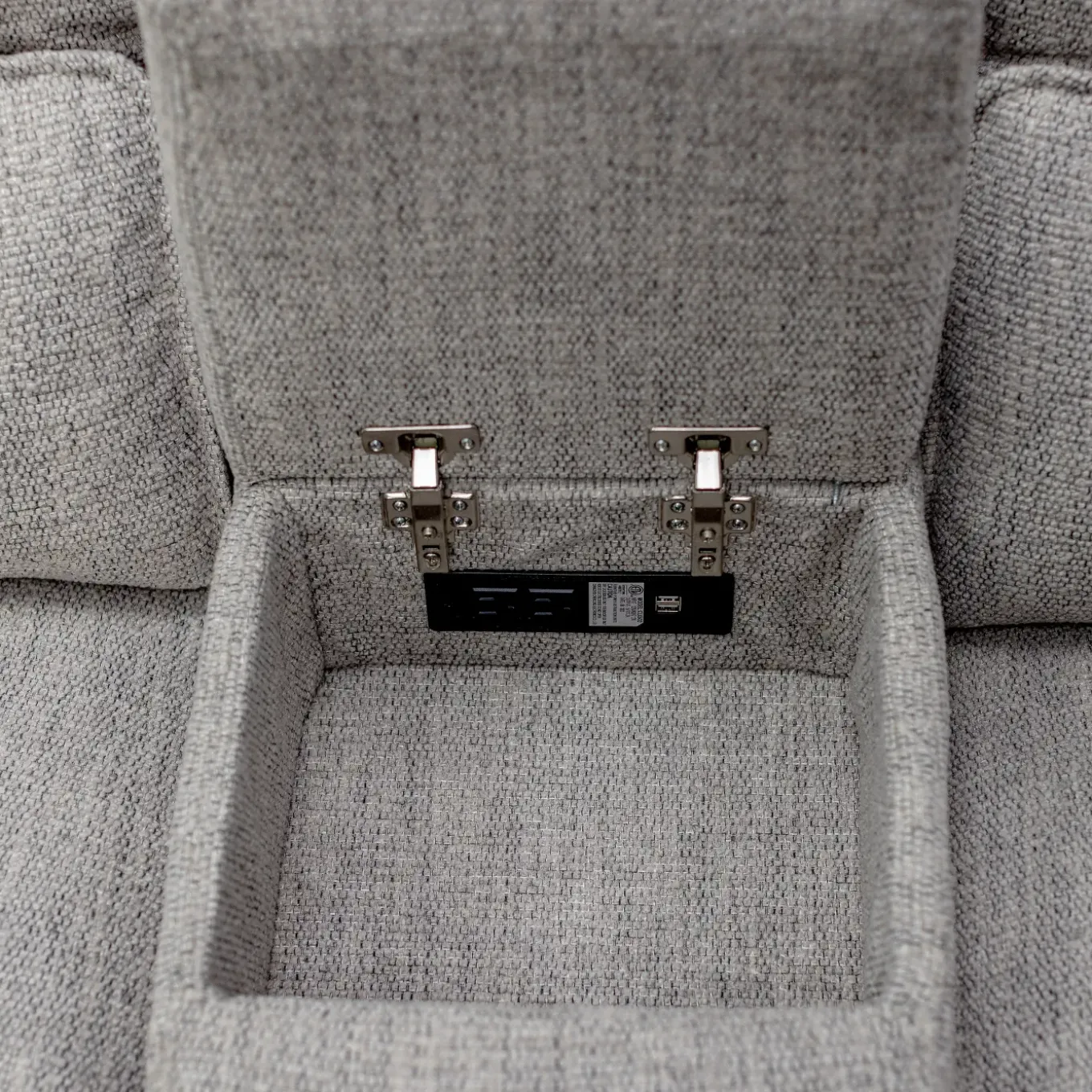 Goliath 6pc Sectional with Console