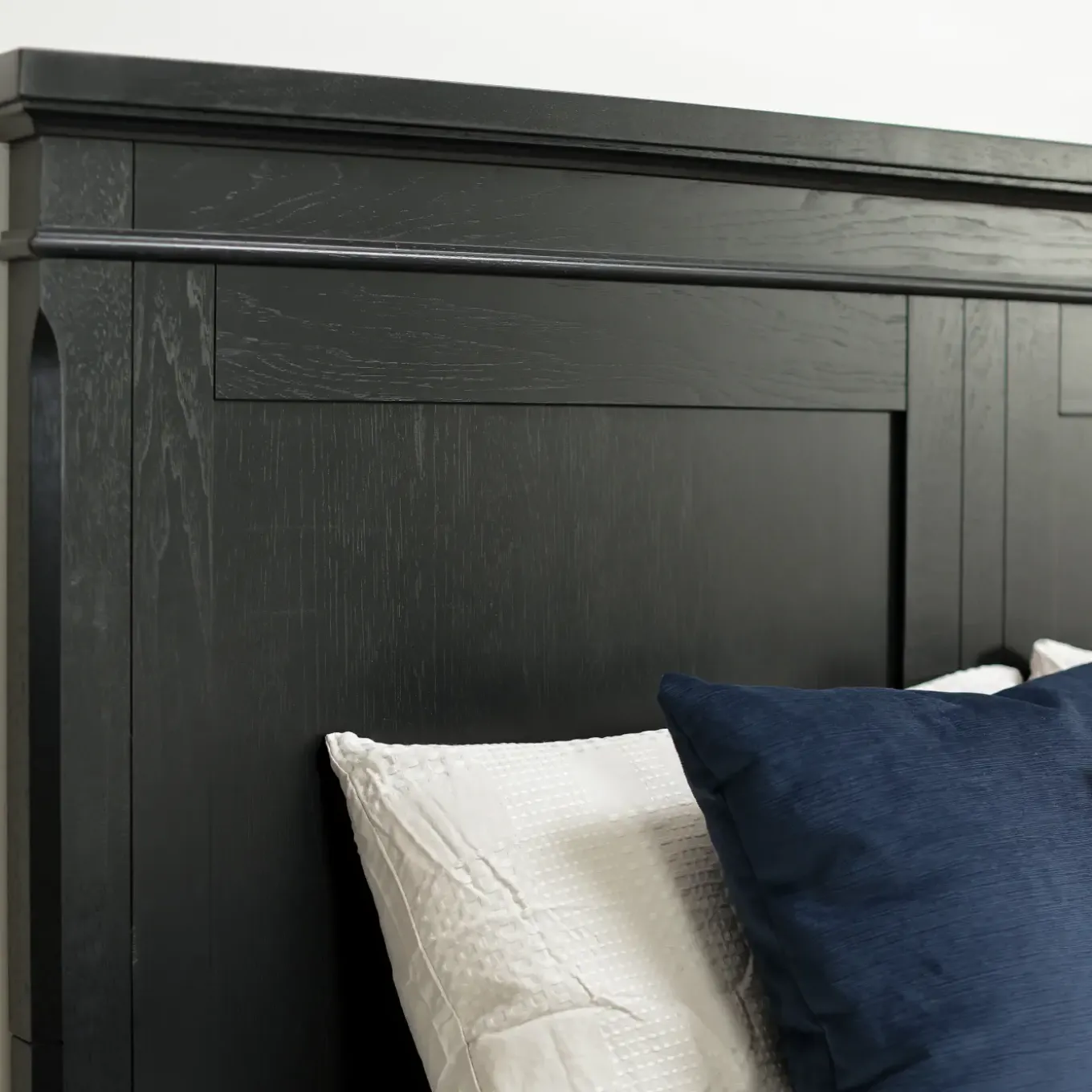 Modern Classics Black Bed-New!