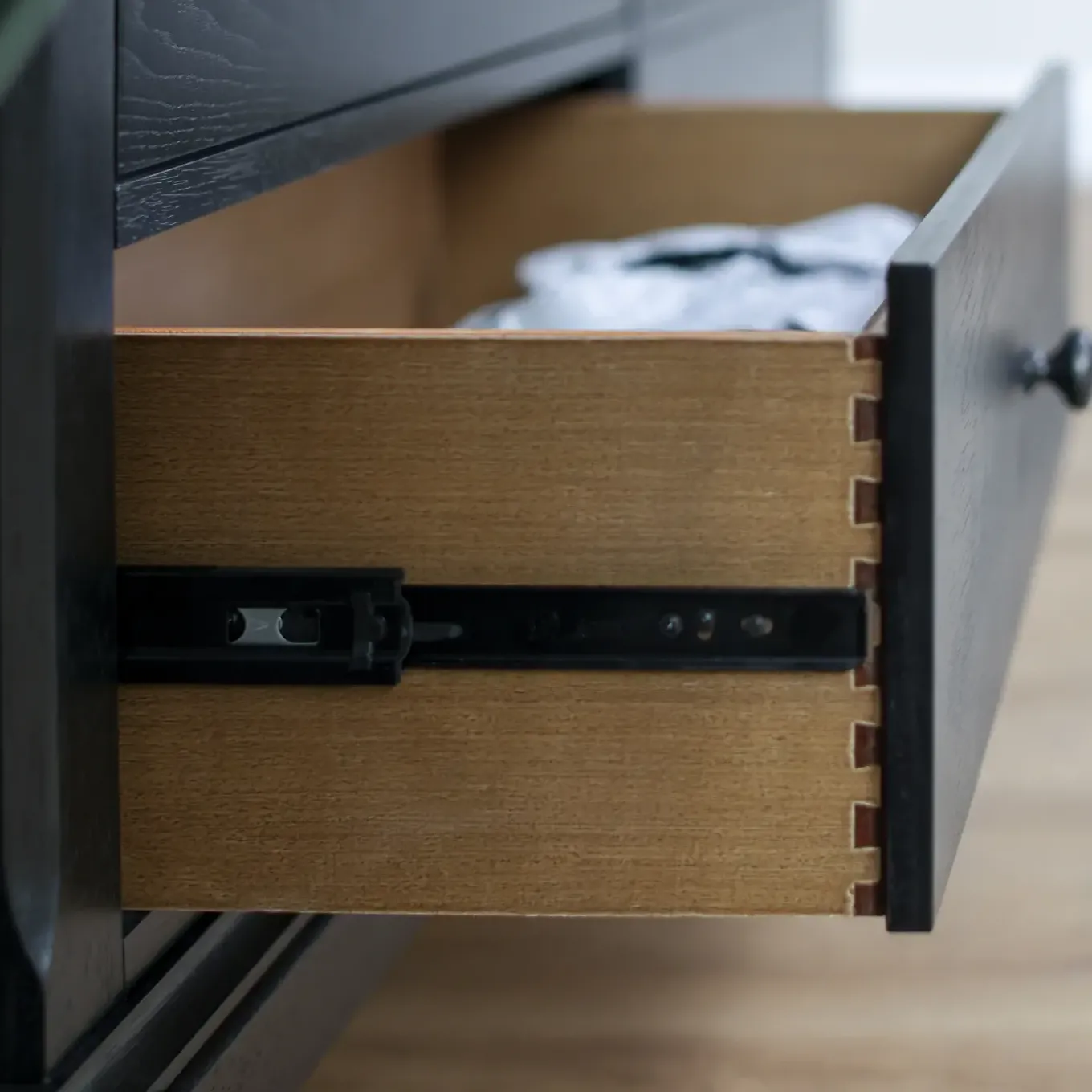 Modern Classics Black Bedroom Set-New!