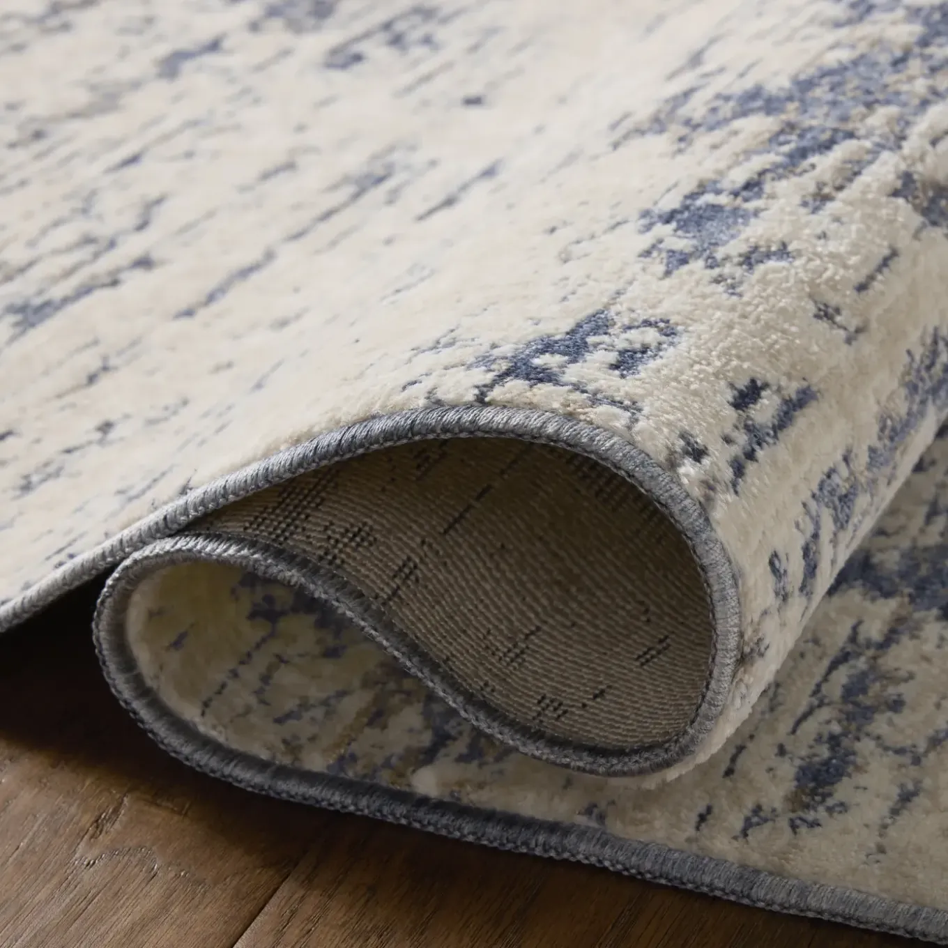 Neve Area Rug