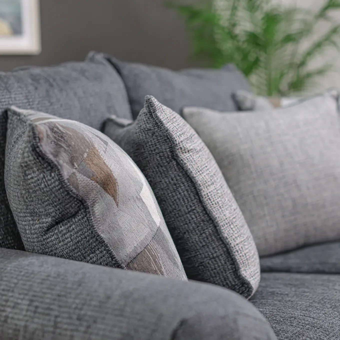 Relay Loveseat