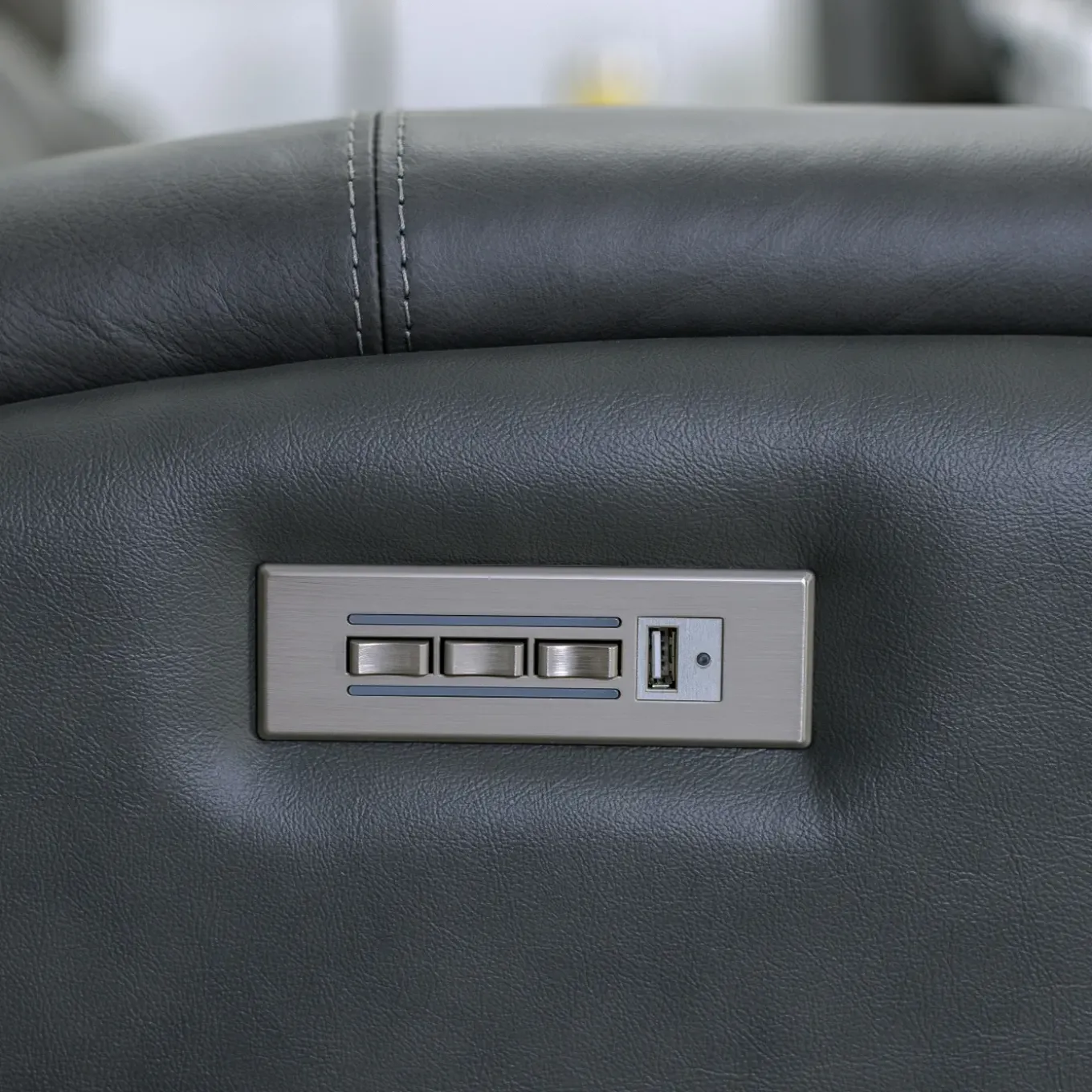 Riverdale Zero G Power Reclining Console Loveseat