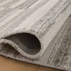 7'9x9'9 Leo Area Rug